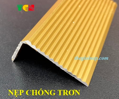 Nẹp Chống Trơn Mũi Bậc L40 Vàng Mờ